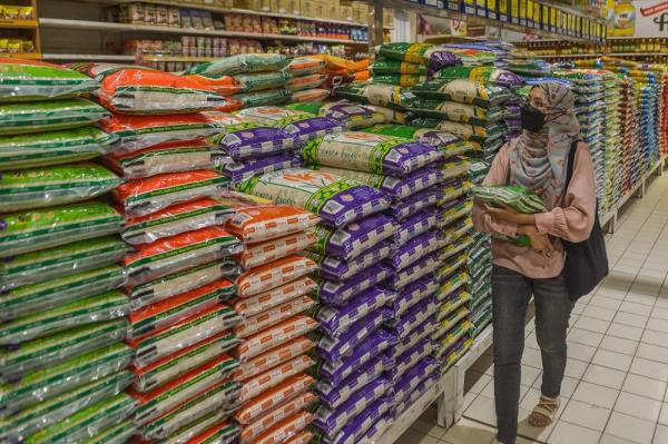 Business owners: Op Beras Putih Tempatan effective measure to safeguard people’s welfare against rice packaging fraud